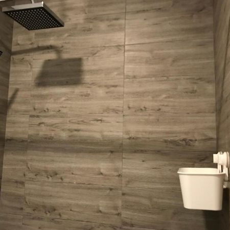 Pequeno Alojamiento Con Mini Piscina - No Climatizada فالنسيا المظهر الخارجي الصورة